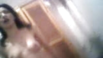 Жешка тинејџерка која сака анален е заебана за време на појадокот со нејзиниот маж