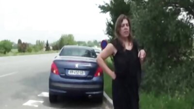 Затегнат тинејџер со секси насмевка прави хардкор ебање