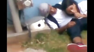 Двајца се голи во училницата и имаат страстен секс